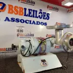 LOTE 036 - 01 MOEDOR DE CARNE MARCA ARBEL. (NO ESTADO) ATENÇÃO! FAZER A VISITAÇÃO ANTES DE ARREMATAR, NÃO SABEMOS SE FUNCIONA. LEILÃO NÃO TEM GARANTIA E NEM DEVOLUÇÃO, SUJEITO A POSSÍVEIS AVARIAS VISÍVEIS/OCULTAS E/OU AUSÊNCIA DE COMPONENTES.
