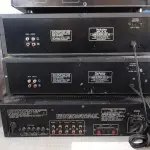 LOTE 081 - 01 AM/FM STÉREO TUNER, 02 CASSETE DECK E 01 COMPACT DISC PLAYER MARCAS E MODELOS DIVERSOS. (NO ESTADO) ATENÇÃO! FAZER A VISITAÇÃO ANTES DE ARREMATAR, NÃO SABEMOS SE FUNCIONA. LEILÃO NÃO TEM GARANTIA E NEM DEVOLUÇÃO, SUJEITO A POSSÍVEIS AVARIAS VISÍVEIS/OCULTAS E/OU AUSÊNCIA DE COMPONENTES.