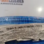 LOTE 170 - 01 ROLO DE CABO FLEXÍVEL 100M, 2,5MM NA COR CINZA. (NO ESTADO) ATENÇÃO! FAZER A VISITAÇÃO ANTES DE ARREMATAR, NÃO SABEMOS SE FUNCIONA. LEILÃO NÃO TEM GARANTIA E NEM DEVOLUÇÃO, SUJEITO A POSSÍVEIS AVARIAS VISÍVEIS/OCULTAS E/OU AUSÊNCIA DE COMPONENTES.