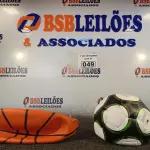 LOTE 049 - 01 BOLA DE BASQUETE E 01 BOLA DE FUTEBOL. (NO ESTADO) ATENÇÃO! FAZER A VISITAÇÃO ANTES DE ARREMATAR, NÃO SABEMOS SE FUNCIONA. LEILÃO NÃO TEM GARANTIA E NEM DEVOLUÇÃO, SUJEITO A POSSÍVEIS AVARIAS VISÍVEIS/OCULTAS E/OU AUSÊNCIA DE COMPONENTES.
