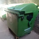 LOTE 166 - 01 CONTAINER HDPE EN840 1200LITROS. (NO ESTADO) ATENÇÃO! FAZER A VISITAÇÃO ANTES DE ARREMATAR, NÃO SABEMOS SE FUNCIONA. LEILÃO NÃO TEM GARANTIA E NEM DEVOLUÇÃO, SUJEITO A POSSÍVEIS AVARIAS VISÍVEIS/OCULTAS E/OU AUSÊNCIA DE COMPONENTES.
