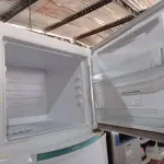 LOTE 139 - 01 GELADEIRA MARCA CÔNSUL 220V. (NO ESTADO) ATENÇÃO! FAZER A VISITAÇÃO ANTES DE ARREMATAR, NÃO SABEMOS SE FUNCIONA. LEILÃO NÃO TEM GARANTIA E NEM DEVOLUÇÃO, SUJEITO A POSSÍVEIS AVARIAS VISÍVEIS/OCULTAS E/OU AUSÊNCIA DE COMPONENTES.