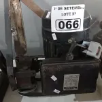 LOTE 066 - 01 MOTOR ELÉTRICO COM ESTRUTURA DE FERRO. (NO ESTADO) ATENÇÃO! FAZER A VISITAÇÃO ANTES DE ARREMATAR, NÃO SABEMOS SE FUNCIONA. LEILÃO NÃO TEM GARANTIA E NEM DEVOLUÇÃO, SUJEITO A POSSÍVEIS AVARIAS VISÍVEIS/OCULTAS E/OU AUSÊNCIA DE COMPONENTES.