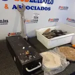 LOTE 024 - 01 LOTE COM FERRAMENTAS DIVERSAS. (NO ESTADO) ATENÇÃO! FAZER A VISITAÇÃO ANTES DE ARREMATAR, NÃO SABEMOS SE FUNCIONA. LEILÃO NÃO TEM GARANTIA E NEM DEVOLUÇÃO, SUJEITO A POSSÍVEIS AVARIAS VISÍVEIS/OCULTAS E/OU AUSÊNCIA DE COMPONENTES.