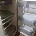 LOTE 078 - 01 GELADEIRA MARCA CÔNSUL 220V. (NO ESTADO) ATENÇÃO! FAZER A VISITAÇÃO ANTES DE ARREMATAR, NÃO SABEMOS SE FUNCIONA. LEILÃO NÃO TEM GARANTIA E NEM DEVOLUÇÃO, SUJEITO A POSSÍVEIS AVARIAS VISÍVEIS/OCULTAS E/OU AUSÊNCIA DE COMPONENTES.
