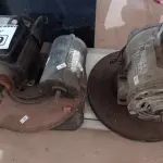 LOTE 029 - 02 DISCOS DE FREIO E 03 MOTORES MARCAS E MODELOS DIVERSOS. (NO ESTADO) ATENÇÃO! FAZER A VISITAÇÃO ANTES DE ARREMATAR, NÃO SABEMOS SE FUNCIONA. LEILÃO NÃO TEM GARANTIA E NEM DEVOLUÇÃO, SUJEITO A POSSÍVEIS AVARIAS VISÍVEIS/OCULTAS E/OU AUSÊNCIA DE COMPONENTES.