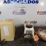 LOTE 163 - 01 AMALGAMADOR E 01 MICRO ASPIRADOR ODONTOLÓGICO. (NO ESTADO) ATENÇÃO! FAZER A VISITAÇÃO ANTES DE ARREMATAR, NÃO SABEMOS SE FUNCIONA. LEILÃO NÃO TEM GARANTIA E NEM DEVOLUÇÃO, SUJEITO A POSSÍVEIS AVARIAS VISÍVEIS/OCULTAS E/OU AUSÊNCIA DE COMPONENTES.