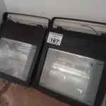 LOTE 167 - 02 LUMINÁRIAS DE PÁTIO. (NO ESTADO) ATENÇÃO! FAZER A VISITAÇÃO ANTES DE ARREMATAR, NÃO SABEMOS SE FUNCIONA. LEILÃO NÃO TEM GARANTIA E NEM DEVOLUÇÃO, SUJEITO A POSSÍVEIS AVARIAS VISÍVEIS/OCULTAS E/OU AUSÊNCIA DE COMPONENTES.