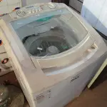 LOTE 033 - 01 MÁQUINA DE LAVAR ROUPAS MARCA CÔNSUL 10 KG 220V. (NO ESTADO) ATENÇÃO! FAZER A VISITAÇÃO ANTES DE ARREMATAR, NÃO SABEMOS SE FUNCIONA. LEILÃO NÃO TEM GARANTIA E NEM DEVOLUÇÃO, SUJEITO A POSSÍVEIS AVARIAS VISÍVEIS/OCULTAS E/OU AUSÊNCIA DE COMPONENTES.