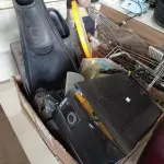 LOTE 115 - 01 NADADEIRA, 01 PAR DE JOELHEIRA, 01 SNORKEL, 01 NOBREAK E UTENSÍLIOS DIVERSOS.  (NO ESTADO) ATENÇÃO! FAZER A VISITAÇÃO ANTES DE ARREMATAR, NÃO SABEMOS SE FUNCIONA. LEILÃO NÃO TEM GARANTIA E NEM DEVOLUÇÃO, SUJEITO A POSSÍVEIS AVARIAS VISÍVEIS/OCULTAS E/OU AUSÊNCIA DE COMPONENTES.