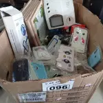 LOTE 096 - 01 LOTE COM VÁRIAS CAPINHAS PARA CELULAR E PERIFÉRICOS DIVERSOS. (NO ESTADO) ATENÇÃO! FAZER A VISITAÇÃO ANTES DE ARREMATAR, NÃO SABEMOS SE FUNCIONA. LEILÃO NÃO TEM GARANTIA E NEM DEVOLUÇÃO, SUJEITO A POSSÍVEIS AVARIAS VISÍVEIS/OCULTAS E/OU AUSÊNCIA DE COMPONENTES.
