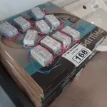 LOTE 168 - 01 LOTE COM VÁRIAS LUMINÁRIAS FLUORESCENTE REDONDAS E REATORES 1X40W. (NO ESTADO) ATENÇÃO! FAZER A VISITAÇÃO ANTES DE ARREMATAR, NÃO SABEMOS SE FUNCIONA. LEILÃO NÃO TEM GARANTIA E NEM DEVOLUÇÃO, SUJEITO A POSSÍVEIS AVARIAS VISÍVEIS/OCULTAS E/OU AUSÊNCIA DE COMPONENTES.