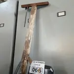LOTE 066 - 01 MOTOR ELÉTRICO COM ESTRUTURA DE FERRO. (NO ESTADO) ATENÇÃO! FAZER A VISITAÇÃO ANTES DE ARREMATAR, NÃO SABEMOS SE FUNCIONA. LEILÃO NÃO TEM GARANTIA E NEM DEVOLUÇÃO, SUJEITO A POSSÍVEIS AVARIAS VISÍVEIS/OCULTAS E/OU AUSÊNCIA DE COMPONENTES.
