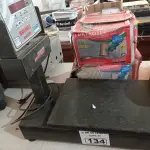 LOTE 134 - 01 BALANÇA ELETRÔNICA MARCA BALMAK CAPACIDADE 250KG. (NO ESTADO) ATENÇÃO! FAZER A VISITAÇÃO ANTES DE ARREMATAR, NÃO SABEMOS SE FUNCIONA. LEILÃO NÃO TEM GARANTIA E NEM DEVOLUÇÃO, SUJEITO A POSSÍVEIS AVARIAS VISÍVEIS/OCULTAS E/OU AUSÊNCIA DE COMPONENTES.