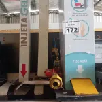 LOTE 172 - 02 DISPENSES PARA ÁLCOOL EM GEL E VÁRIAS CONEXÕES DE GÁS. (NO ESTADO) ATENÇÃO! FAZER A VISITAÇÃO ANTES DE ARREMATAR, NÃO SABEMOS SE FUNCIONA. LEILÃO NÃO TEM GARANTIA E NEM DEVOLUÇÃO, SUJEITO A POSSÍVEIS AVARIAS VISÍVEIS/OCULTAS E/OU AUSÊNCIA DE COMPONENTES.