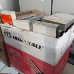 LOTE 073 - 01 LOTE COM VÁRIOS CDS E FITAS VHS DIVERSOS. (NO ESTADO) ATENÇÃO! FAZER A VISITAÇÃO ANTES DE ARREMATAR, NÃO SABEMOS SE FUNCIONA. LEILÃO NÃO TEM GARANTIA E NEM DEVOLUÇÃO, SUJEITO A POSSÍVEIS AVARIAS VISÍVEIS/OCULTAS E/OU AUSÊNCIA DE COMPONENTES.