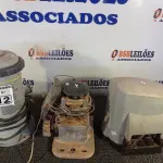 LOTE 012 - 01 BOMBA FILTRO E 02 MOTORES PARA PORTÃO MARCAS E MODELOS DIVERSOS. (NO ESTADO) ATENÇÃO! FAZER A VISITAÇÃO ANTES DE ARREMATAR, NÃO SABEMOS SE FUNCIONA. LEILÃO NÃO TEM GARANTIA E NEM DEVOLUÇÃO, SUJEITO A POSSÍVEIS AVARIAS VISÍVEIS/OCULTAS E/OU AUSÊNCIA DE COMPONENTES.