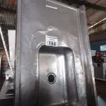 LOTE 184 - 01 PIA EM AÇO INOX COM 02 CUBAS NAS MEDIDAS: 1,80M X 0,59CM. (NO ESTADO) ATENÇÃO! FAZER A VISITAÇÃO ANTES DE ARREMATAR, NÃO SABEMOS SE FUNCIONA. LEILÃO NÃO TEM GARANTIA E NEM DEVOLUÇÃO, SUJEITO A POSSÍVEIS AVARIAS VISÍVEIS/OCULTAS E/OU AUSÊNCIA DE COMPONENTES.