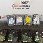 LOTE 007 - 11 HARD DISC MARCAS E MODELOS DIVERSOS. (NO ESTADO) ATENÇÃO! FAZER A VISITAÇÃO ANTES DE ARREMATAR, NÃO SABEMOS SE FUNCIONA. LEILÃO NÃO TEM GARANTIA E NEM DEVOLUÇÃO, SUJEITO A POSSÍVEIS AVARIAS VISÍVEIS/OCULTAS E/OU AUSÊNCIA DE COMPONENTES.