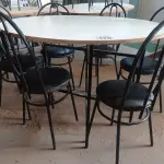 LOTE 175 - 01 MESA DE FERRO COM BASE DOBRÁVEL, TAMPO EM MADEIRA E 06 CADEIRAS DE FERRO COM ASSENTO ALMOFADADO. (NO ESTADO) ATENÇÃO! FAZER A VISITAÇÃO ANTES DE ARREMATAR, NÃO SABEMOS SE FUNCIONA. LEILÃO NÃO TEM GARANTIA E NEM DEVOLUÇÃO, SUJEITO A POSSÍVEIS AVARIAS VISÍVEIS/OCULTAS E/OU AUSÊNCIA DE COMPONENTES.