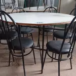LOTE 165 - 01 MESA DE FERRO COM BASE DOBRÁVEL, TAMPO EM MADEIRA E 06 CADEIRAS DE FERRO COM ASSENTO ALMOFADADO. (NO ESTADO) ATENÇÃO! FAZER A VISITAÇÃO ANTES DE ARREMATAR, NÃO SABEMOS SE FUNCIONA. LEILÃO NÃO TEM GARANTIA E NEM DEVOLUÇÃO, SUJEITO A POSSÍVEIS AVARIAS VISÍVEIS/OCULTAS E/OU AUSÊNCIA DE COMPONENTES.