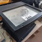 LOTE 244 - 02 LUMINÁRIAS DE PÁTIO. (NO ESTADO) ATENÇÃO! FAZER A VISITAÇÃO ANTES DE ARREMATAR, NÃO SABEMOS SE FUNCIONA. LEILÃO NÃO TEM GARANTIA E NEM DEVOLUÇÃO, SUJEITO A POSSÍVEIS AVARIAS VISÍVEIS/OCULTAS E/OU AUSÊNCIA DE COMPONENTES.