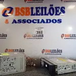 LOTE 392 - 01 CENTRAL MULTIMÍDIA E 01 APARELHO DE SOM AUTOMOTIVO. (NO ESTADO) ATENÇÃO! FAZER A VISITAÇÃO ANTES DE ARREMATAR, NÃO SABEMOS SE FUNCIONA. LEILÃO NÃO TEM GARANTIA E NEM DEVOLUÇÃO, SUJEITO A POSSÍVEIS AVARIAS VISÍVEIS/OCULTAS E/OU AUSÊNCIA DE COMPONENTES.