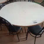 LOTE 195 - 01 MESA DE FERRO COM BASE DOBRÁVEL, TAMPO EM MADEIRA E 06 CADEIRAS DE FERRO COM ASSENTO ALMOFADADO. (NO ESTADO) ATENÇÃO! FAZER A VISITAÇÃO ANTES DE ARREMATAR, NÃO SABEMOS SE FUNCIONA. LEILÃO NÃO TEM GARANTIA E NEM DEVOLUÇÃO, SUJEITO A POSSÍVEIS AVARIAS VISÍVEIS/OCULTAS E/OU AUSÊNCIA DE COMPONENTES.