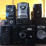 LOTE 279 - 06 APARELHOS DE SOM MARCAS E MODELOS DIVERSOS. (NO ESTADO) ATENÇÃO! FAZER A VISITAÇÃO ANTES DE ARREMATAR, NÃO SABEMOS SE FUNCIONA. LEILÃO NÃO TEM GARANTIA E NEM DEVOLUÇÃO, SUJEITO A POSSÍVEIS AVARIAS VISÍVEIS/OCULTAS E/OU AUSÊNCIA DE COMPONENTES.
