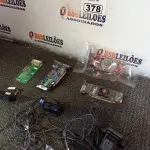LOTE 378 - 01 LOTE COM VÁRIAS PLACAS DE VÍDEO E WEBCAM MARCAS E MODELOS DIVERSOS. (NO ESTADO) ATENÇÃO! FAZER A VISITAÇÃO ANTES DE ARREMATAR, NÃO SABEMOS SE FUNCIONA. LEILÃO NÃO TEM GARANTIA E NEM DEVOLUÇÃO, SUJEITO A POSSÍVEIS AVARIAS VISÍVEIS/OCULTAS E/OU AUSÊNCIA DE COMPONENTES.