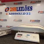 LOTE 291 - 01 BALANÇA PARA RECÉM-NASCIDO E 01 BALANÇA ELC 15 MARCAS BALMAK. (NO ESTADO) ATENÇÃO! FAZER A VISITAÇÃO ANTES DE ARREMATAR, NÃO SABEMOS SE FUNCIONA. LEILÃO NÃO TEM GARANTIA E NEM DEVOLUÇÃO, SUJEITO A POSSÍVEIS AVARIAS VISÍVEIS/OCULTAS E/OU AUSÊNCIA DE COMPONENTES.