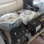 LOTE 193 - 10 APARELHOS DE SOM MARCAS E MODELOS DIVERSOS COM AVARIAS. (NO ESTADO) ATENÇÃO! FAZER A VISITAÇÃO ANTES DE ARREMATAR, NÃO SABEMOS SE FUNCIONA. LEILÃO NÃO TEM GARANTIA E NEM DEVOLUÇÃO, SUJEITO A POSSÍVEIS AVARIAS VISÍVEIS/OCULTAS E/OU AUSÊNCIA DE COMPONENTES.