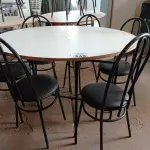 LOTE 245 - 01 MESA DE FERRO COM BASE DOBRÁVEL, TAMPO EM MADEIRA E 06 CADEIRAS DE FERRO COM ASSENTO ALMOFADADO. (NO ESTADO) ATENÇÃO! FAZER A VISITAÇÃO ANTES DE ARREMATAR, NÃO SABEMOS SE FUNCIONA. LEILÃO NÃO TEM GARANTIA E NEM DEVOLUÇÃO, SUJEITO A POSSÍVEIS AVARIAS VISÍVEIS/OCULTAS E/OU AUSÊNCIA DE COMPONENTES.