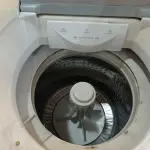 LOTE 312 - 01 MÁQUINA DE LAVAR ROUPAS MARCA BRASTEMP CAPACIDADE 11KG. (NO ESTADO) ATENÇÃO! FAZER A VISITAÇÃO ANTES DE ARREMATAR, NÃO SABEMOS SE FUNCIONA. LEILÃO NÃO TEM GARANTIA E NEM DEVOLUÇÃO, SUJEITO A POSSÍVEIS AVARIAS VISÍVEIS/OCULTAS E/OU AUSÊNCIA DE COMPONENTES.