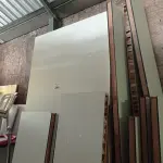 LOTE 299 - 09 PAINÉIS DE DIVISÓRIA 2,14M X 1,20M E VÁRIOS RECORTES. (NO ESTADO) ATENÇÃO! FAZER A VISITAÇÃO ANTES DE ARREMATAR, NÃO SABEMOS SE FUNCIONA. LEILÃO NÃO TEM GARANTIA E NEM DEVOLUÇÃO, SUJEITO A POSSÍVEIS AVARIAS VISÍVEIS/OCULTAS E/OU AUSÊNCIA DE COMPONENTES.