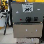 LOTE 266 - 01 BALANÇA DE POSTO DE SAÚDE E 02 BANHOS-MARIA. (NO ESTADO) ATENÇÃO! FAZER A VISITAÇÃO ANTES DE ARREMATAR, NÃO SABEMOS SE FUNCIONA. LEILÃO NÃO TEM GARANTIA E NEM DEVOLUÇÃO, SUJEITO A POSSÍVEIS AVARIAS VISÍVEIS/OCULTAS E/OU AUSÊNCIA DE COMPONENTES.