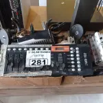 LOTE 281 - 01 CONTROLADORA DMX512 E MATERIAIS DIVERSOS. (NO ESTADO) ATENÇÃO! FAZER A VISITAÇÃO ANTES DE ARREMATAR, NÃO SABEMOS SE FUNCIONA. LEILÃO NÃO TEM GARANTIA E NEM DEVOLUÇÃO, SUJEITO A POSSÍVEIS AVARIAS VISÍVEIS/OCULTAS E/OU AUSÊNCIA DE COMPONENTES.