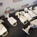 LOTE 431 - 01 LOTE COM VÁRIAS CÂMERAS DE SEGURANÇA MARCAS E MODELOS DIVERSOS. (NO ESTADO) ATENÇÃO! FAZER A VISITAÇÃO ANTES DE ARREMATAR, NÃO SABEMOS SE FUNCIONA. LEILÃO NÃO TEM GARANTIA E NEM DEVOLUÇÃO, SUJEITO A POSSÍVEIS AVARIAS VISÍVEIS/OCULTAS E/OU AUSÊNCIA DE COMPONENTES.