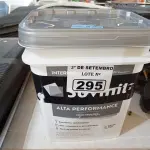 LOTE 295 - 01 BALDE DE TINTA SUVINIL INTERIORES ACRÍLICO FOSCO 18L NA COR FOSCO BRANCO. (NO ESTADO) ATENÇÃO! FAZER A VISITAÇÃO ANTES DE ARREMATAR, NÃO SABEMOS SE FUNCIONA. LEILÃO NÃO TEM GARANTIA E NEM DEVOLUÇÃO, SUJEITO A POSSÍVEIS AVARIAS VISÍVEIS/OCULTAS E/OU AUSÊNCIA DE COMPONENTES.