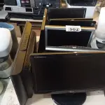 LOTE 502 - 09 MONITORES MARCAS E MODELOS DIVERSOS PARA RETIRADA DE PEÇAS. (NO ESTADO) ATENÇÃO! FAZER A VISITAÇÃO ANTES DE ARREMATAR, NÃO SABEMOS SE FUNCIONA. LEILÃO NÃO TEM GARANTIA E NEM DEVOLUÇÃO, SUJEITO A POSSÍVEIS AVARIAS VISÍVEIS/OCULTAS E/OU AUSÊNCIA DE COMPONENTES.