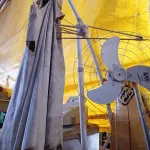 LOTE 469 - 01 OMBRELONE, 01 PRANCHA DE SURF, 01 VENTILADOR E 01 SUCATA DE WALKMACHINE. (NO ESTADO) ATENÇÃO! FAZER A VISITAÇÃO ANTES DE ARREMATAR, NÃO SABEMOS SE FUNCIONA. LEILÃO NÃO TEM GARANTIA E NEM DEVOLUÇÃO, SUJEITO A POSSÍVEIS AVARIAS VISÍVEIS/OCULTAS E/OU AUSÊNCIA DE COMPONENTES.