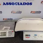 LOTE 291 - 01 BALANÇA PARA RECÉM-NASCIDO E 01 BALANÇA ELC 15 MARCAS BALMAK. (NO ESTADO) ATENÇÃO! FAZER A VISITAÇÃO ANTES DE ARREMATAR, NÃO SABEMOS SE FUNCIONA. LEILÃO NÃO TEM GARANTIA E NEM DEVOLUÇÃO, SUJEITO A POSSÍVEIS AVARIAS VISÍVEIS/OCULTAS E/OU AUSÊNCIA DE COMPONENTES.