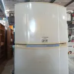 LOTE 217 - 01 GELADEIRA MARCA CÔNSUL 220V. (NO ESTADO) ATENÇÃO! FAZER A VISITAÇÃO ANTES DE ARREMATAR, NÃO SABEMOS SE FUNCIONA. LEILÃO NÃO TEM GARANTIA E NEM DEVOLUÇÃO, SUJEITO A POSSÍVEIS AVARIAS VISÍVEIS/OCULTAS E/OU AUSÊNCIA DE COMPONENTES.