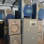 LOTE 286 - 02 APARELHOS DE SOM, 01 SUBWOOFER E VÁRIAS CAIXAS DE SOM MARCAS E MODELOS DIVERSOS. (NO ESTADO) ATENÇÃO! FAZER A VISITAÇÃO ANTES DE ARREMATAR, NÃO SABEMOS SE FUNCIONA. LEILÃO NÃO TEM GARANTIA E NEM DEVOLUÇÃO, SUJEITO A POSSÍVEIS AVARIAS VISÍVEIS/OCULTAS E/OU AUSÊNCIA DE COMPONENTES.