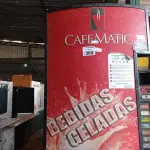 LOTE 300 - 01 MÁQUINA CAFEMATIC BEBIDAS GELADAS COM AVARIAS.  (NO ESTADO) ATENÇÃO! FAZER A VISITAÇÃO ANTES DE ARREMATAR, NÃO SABEMOS SE FUNCIONA. LEILÃO NÃO TEM GARANTIA E NEM DEVOLUÇÃO, SUJEITO A POSSÍVEIS AVARIAS VISÍVEIS/OCULTAS E/OU AUSÊNCIA DE COMPONENTES.