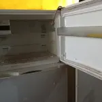 LOTE 304 - 01 GELADEIRA MARCA BRASTEMP 220V. (NO ESTADO) ATENÇÃO! FAZER A VISITAÇÃO ANTES DE ARREMATAR, NÃO SABEMOS SE FUNCIONA. LEILÃO NÃO TEM GARANTIA E NEM DEVOLUÇÃO, SUJEITO A POSSÍVEIS AVARIAS VISÍVEIS/OCULTAS E/OU AUSÊNCIA DE COMPONENTES.