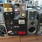 LOTE 277 - 04 APARELHOS DE SOM, 04 CAIXAS DE SOM, 01 SUBWOOFER E 02 ESTABILIZADORES MARCAS E MODELOS DIVERSOS. (NO ESTADO) ATENÇÃO! FAZER A VISITAÇÃO ANTES DE ARREMATAR, NÃO SABEMOS SE FUNCIONA. LEILÃO NÃO TEM GARANTIA E NEM DEVOLUÇÃO, SUJEITO A POSSÍVEIS AVARIAS VISÍVEIS/OCULTAS E/OU AUSÊNCIA DE COMPONENTES.