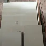 LOTE 299 - 09 PAINÉIS DE DIVISÓRIA 2,14M X 1,20M E VÁRIOS RECORTES. (NO ESTADO) ATENÇÃO! FAZER A VISITAÇÃO ANTES DE ARREMATAR, NÃO SABEMOS SE FUNCIONA. LEILÃO NÃO TEM GARANTIA E NEM DEVOLUÇÃO, SUJEITO A POSSÍVEIS AVARIAS VISÍVEIS/OCULTAS E/OU AUSÊNCIA DE COMPONENTES.