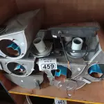 LOTE 459 - 02 REFLETORES DE LED E 06 LUMINÁRIAS DE PÁTIO. (NO ESTADO) ATENÇÃO! FAZER A VISITAÇÃO ANTES DE ARREMATAR, NÃO SABEMOS SE FUNCIONA. LEILÃO NÃO TEM GARANTIA E NEM DEVOLUÇÃO, SUJEITO A POSSÍVEIS AVARIAS VISÍVEIS/OCULTAS E/OU AUSÊNCIA DE COMPONENTES.