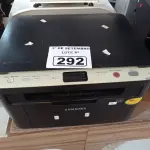 LOTE 292 - 01 IMPRESSORA MULTIFUNCIONAL MARCA SAMSUNG MODELO SCX-3200. (NO ESTADO) ATENÇÃO! FAZER A VISITAÇÃO ANTES DE ARREMATAR, NÃO SABEMOS SE FUNCIONA. LEILÃO NÃO TEM GARANTIA E NEM DEVOLUÇÃO, SUJEITO A POSSÍVEIS AVARIAS VISÍVEIS/OCULTAS E/OU AUSÊNCIA DE COMPONENTES.
